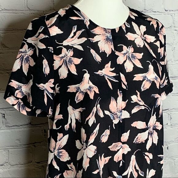 Madewell Silk Button-Back Tie Tee in Winter Orchid - Picture 5 of 11